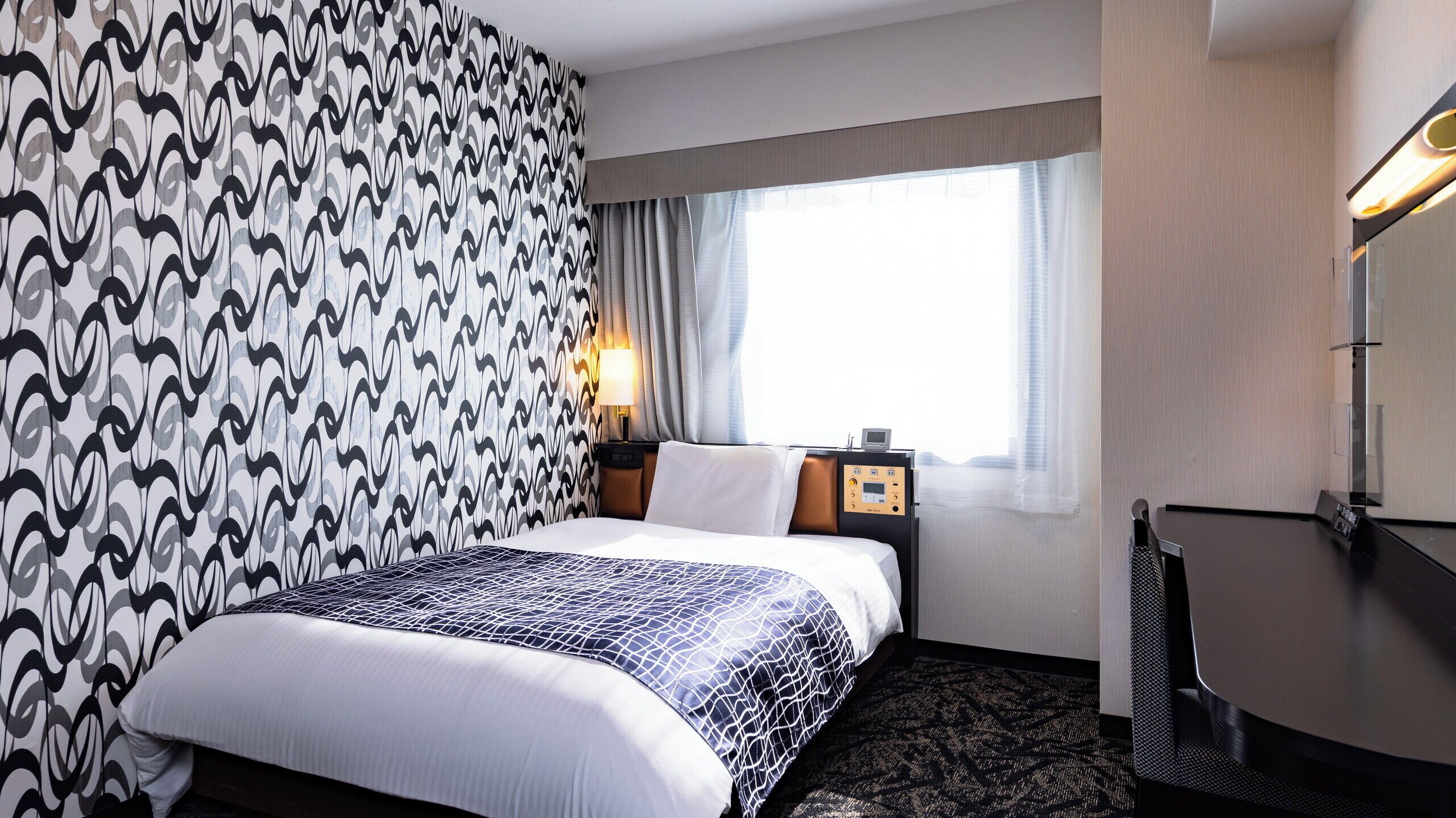 Bureau, Wi-Fi gratuit, draps fournis