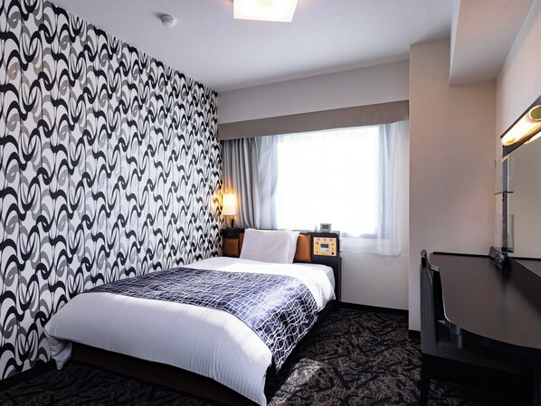 Desk, free WiFi, bed sheets