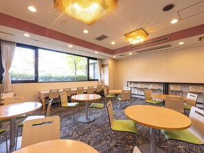 Café da manhã, almoço e jantar