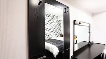 Desk, free WiFi, bed sheets