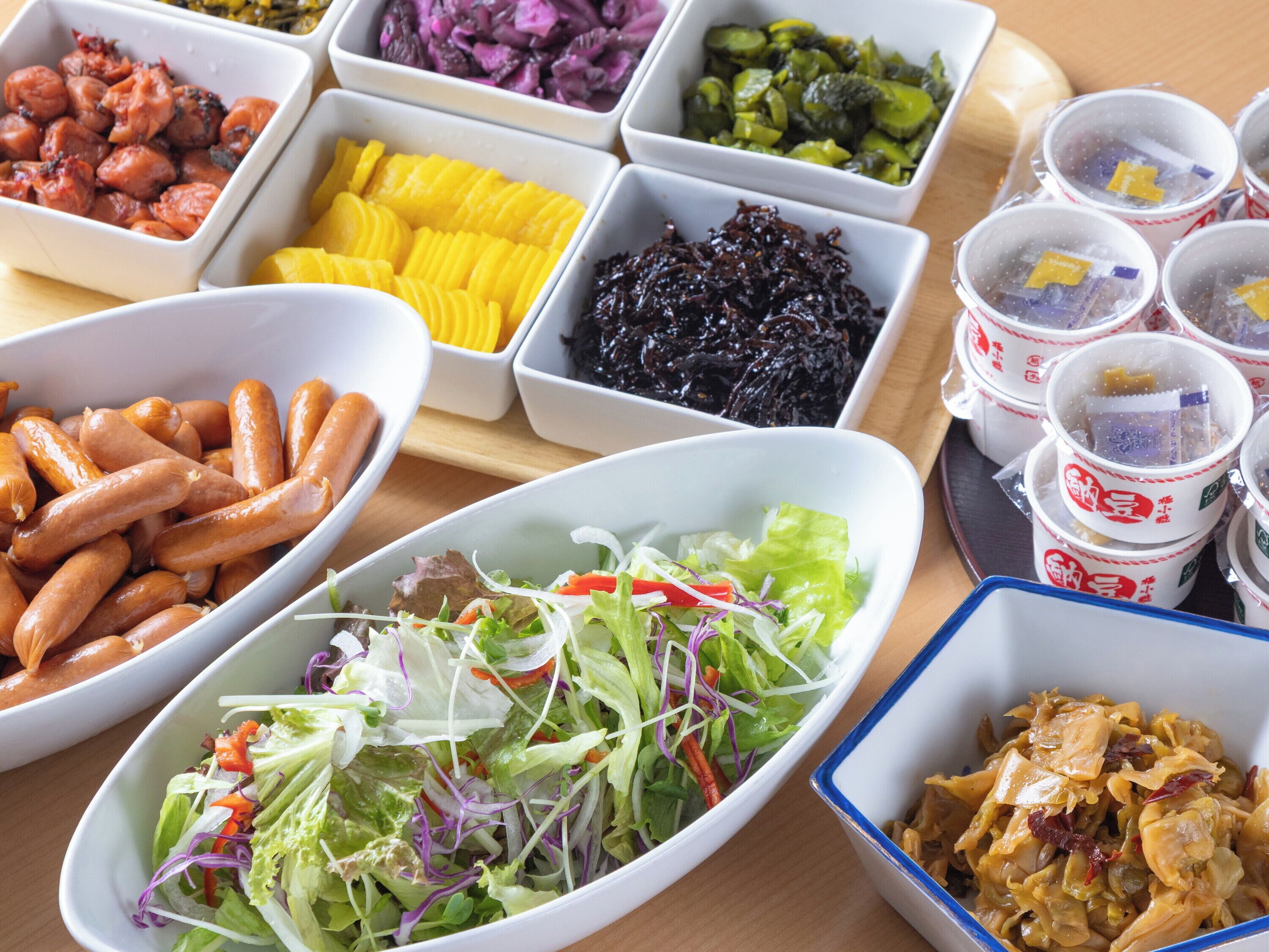 Daily cooked-to-order breakfast for a fee