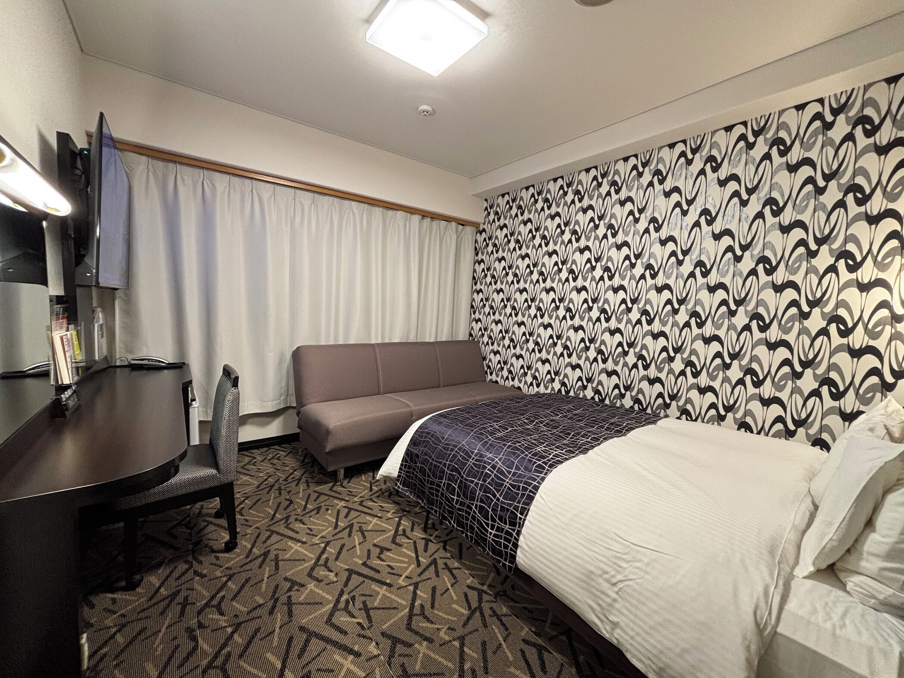 Desk, free WiFi, bed sheets