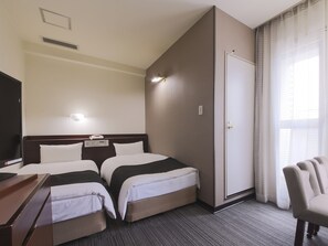 Down comforters, desk, blackout drapes, free WiFi - Hotel Yamagata Hills Ekimae Odori (Yamagata)