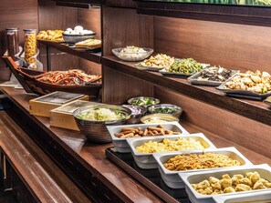 Daily buffet breakfast for a fee