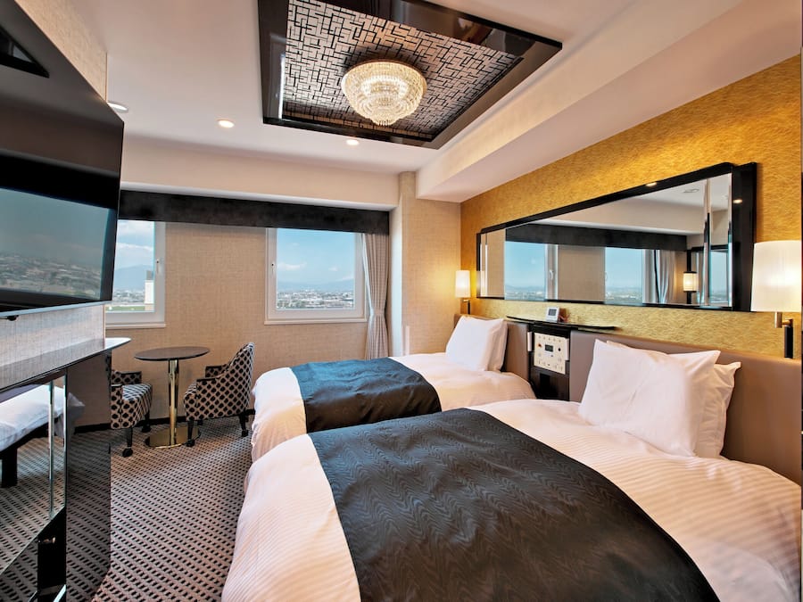 Deluxe Twin Room, Non Smoking (New Wing) | Desk, free WiFi, bed sheets