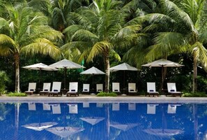 3 outdoor pools