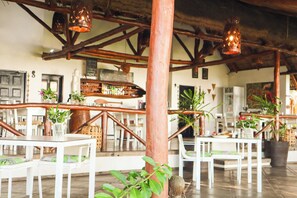 Breakfast, lunch and dinner served - Villas do Indico Eco - Resort & Spa Lodge (Vilanculos)
