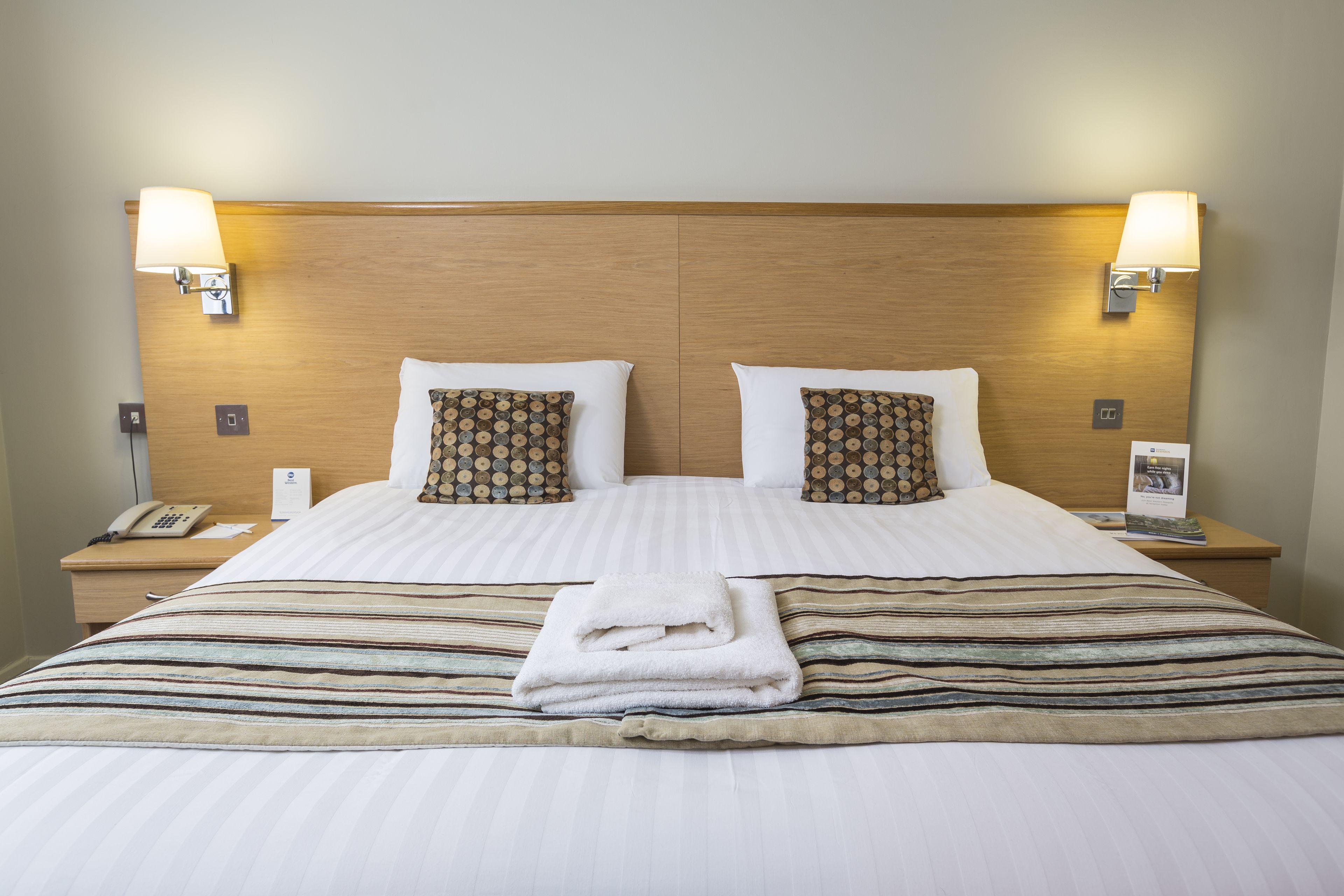 1 bedroom, egyptian cotton sheets, premium bedding, down duvets