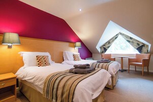 Hypo-allergenic bedding available, in-room safe, desk, blackout drapes
