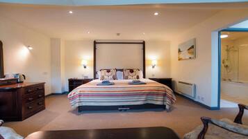 Suite, 1 King Bed, Non Smoking | Egyptian cotton sheets, premium bedding, down comforters, pillowtop beds