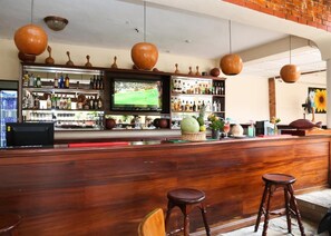 Poolside bar - Coconut Grove Regency Hotel (Accra)