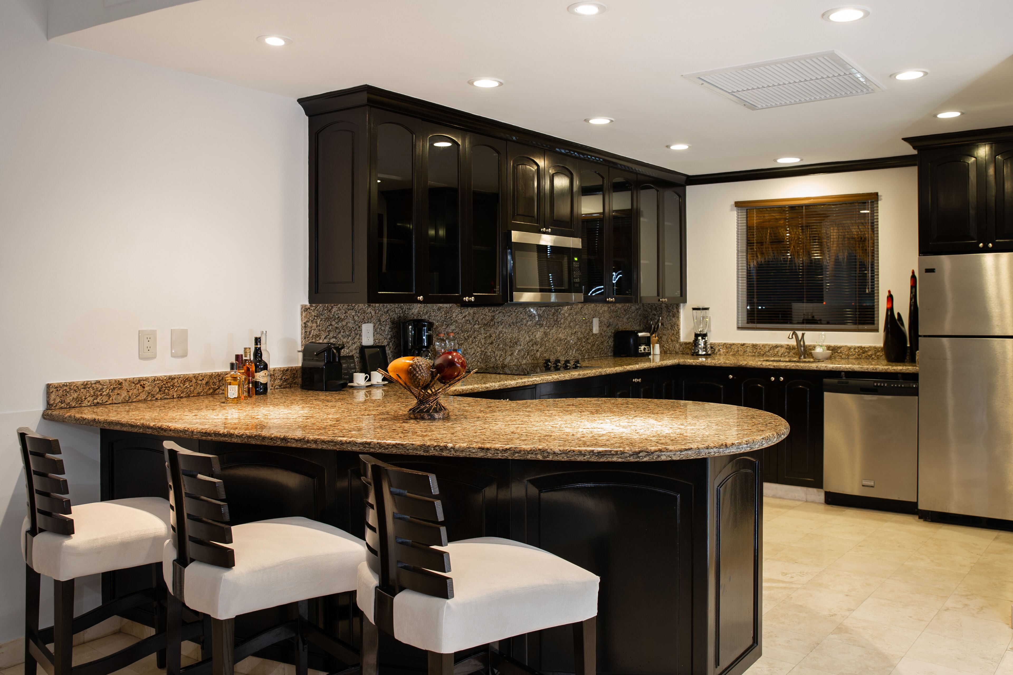 espresso maker, coffee/tea maker, toaster oven