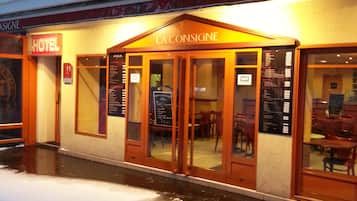 Front of property - evening/night