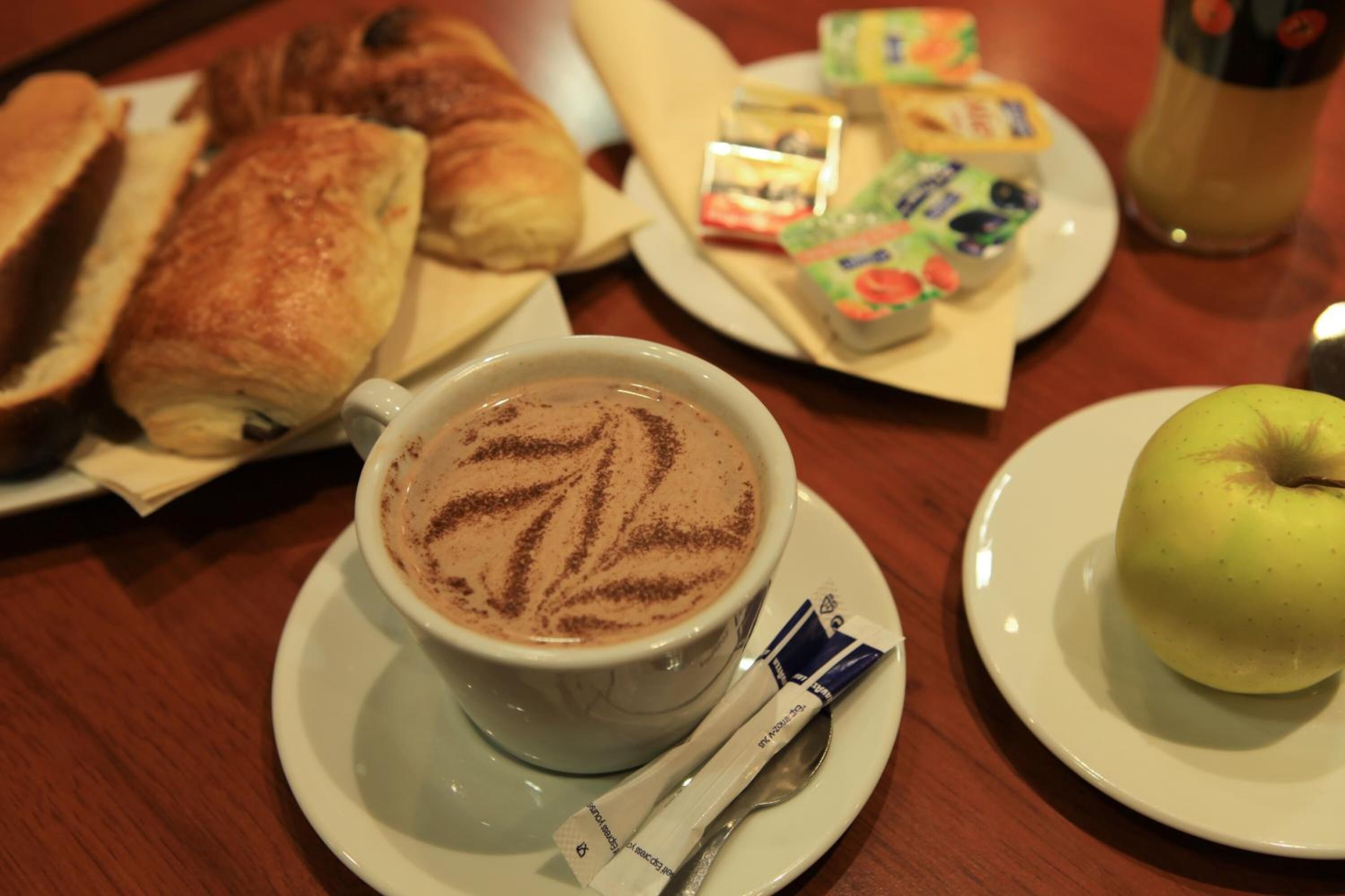 lunch and dinner served, regional cuisine