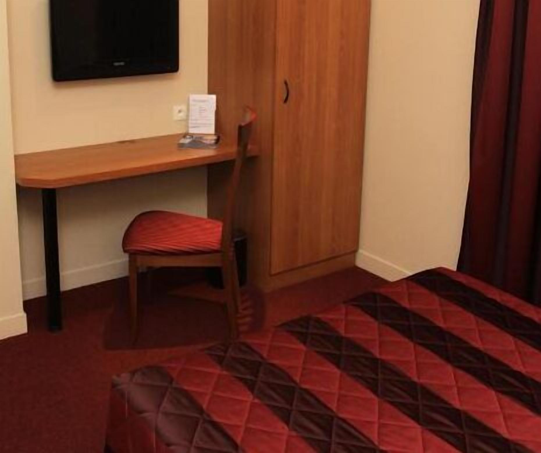 premium bedding, individually decorated, desk, soundproofing