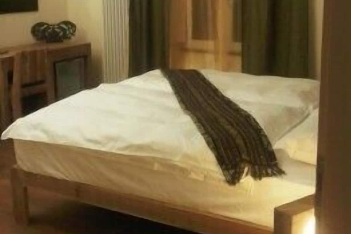 Double Room | In-room safe, desk, iron/ironing board, free cots/infant beds