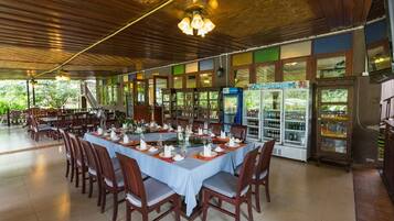 Breakfast (THB 150 per person)