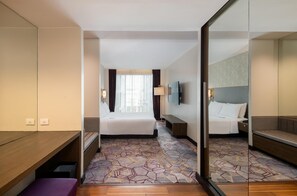 One Bedroom Suite | 고급 침구, 미니바, 객실 내 금고, 책상