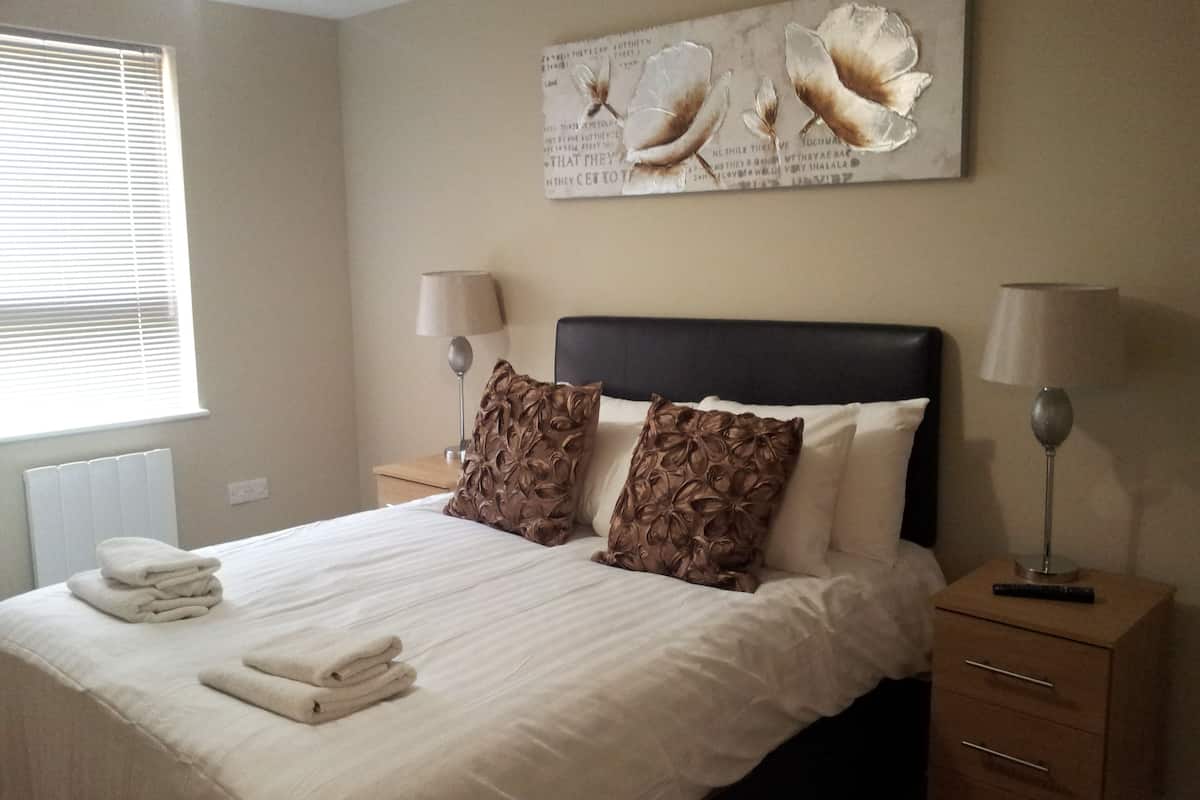 Standard Apartment, 1 Bedroom | 2 bilik tidur, dihias secara berasingan