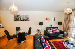Standard Apartment, 2 Double Beds | Private kitchen - Your Stay Bristol Hamilton Court (Bristol)