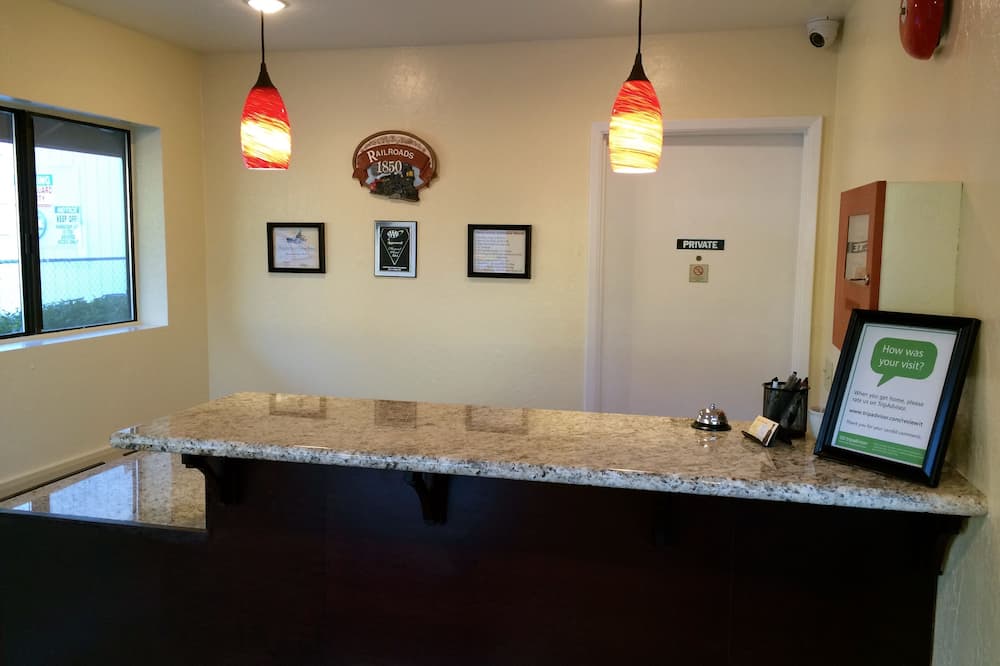 Jamestown Railtown Motel