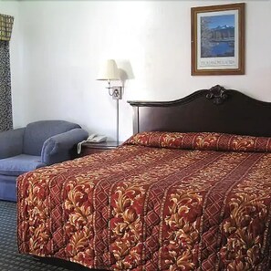 Desk, iron/ironing board, rollaway beds, free WiFi - Jamestown Railtown Motel (Jamestown)