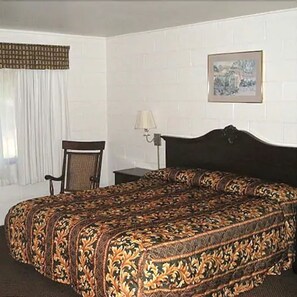 One queen bed non smoking | Desk, iron/ironing board, rollaway beds, free WiFi - Miners Motel Jamestown (Jamestown)