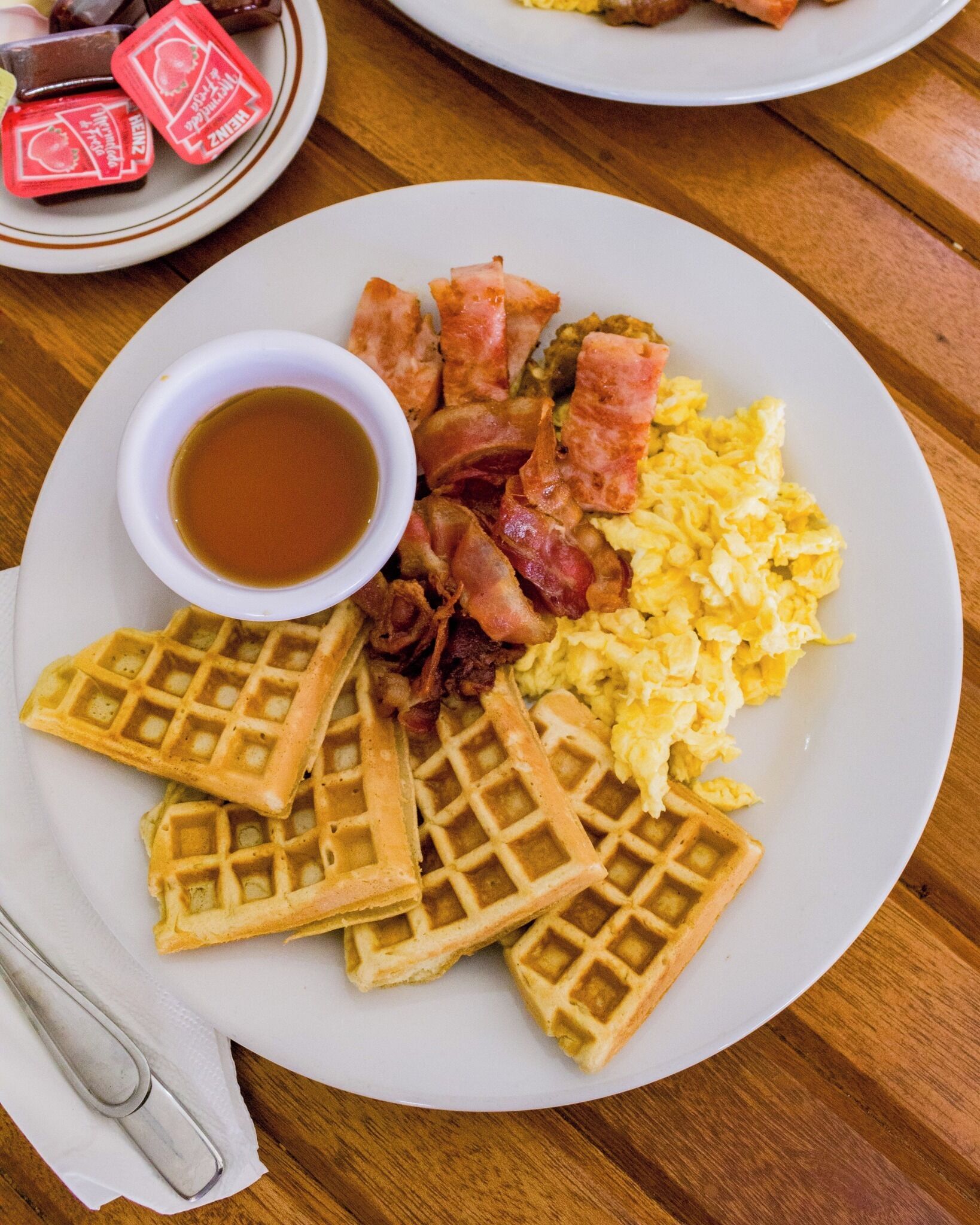 daily buffet breakfast for a fee