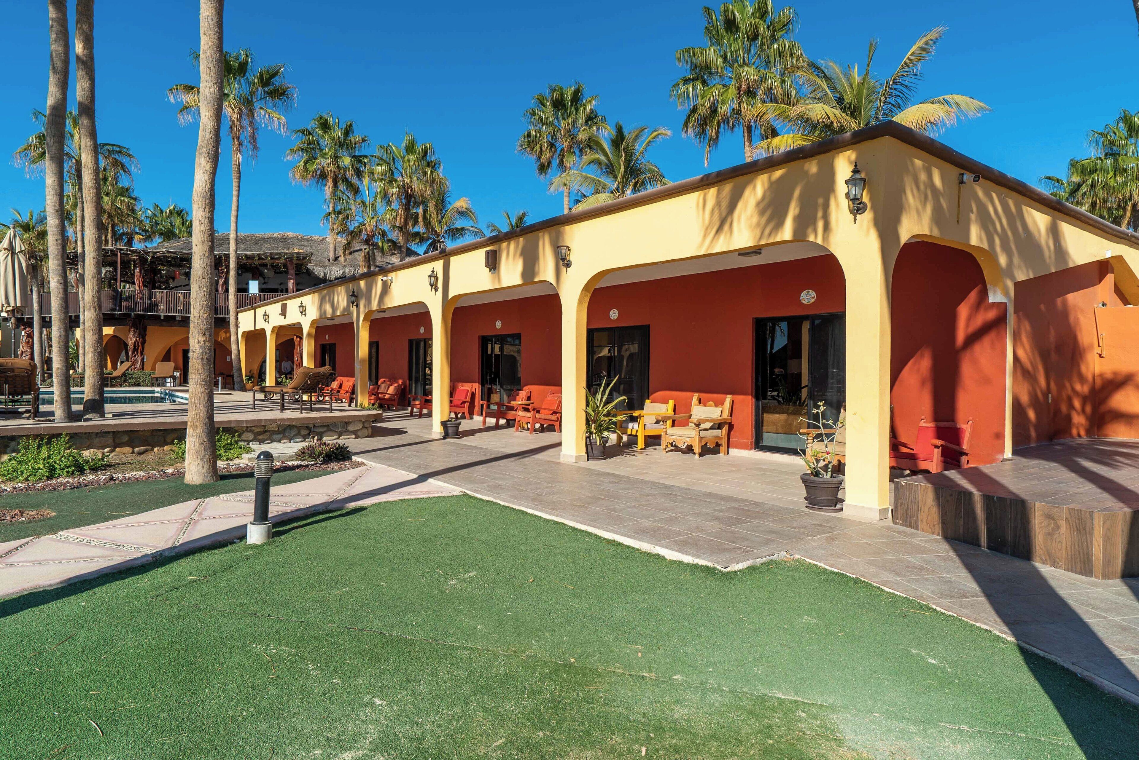 Standardzimmer, 2 Doppelbetten, Poolblick, Poolseite | Terrasse/Patio