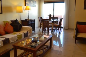 LĂ€genhet Standard - 1 sovrum | Vardagsrum | 24-tums tv med digitalkanaler