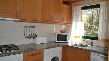 Căn hộ Tiêu chuẩn, 1 phòng ngủ | Bếp riêng | Tủ lạnh, lò vi sóng, lò nướng, bếp nấu