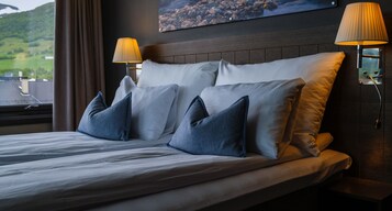 Premium bedding, Select Comfort beds, desk, laptop workspace