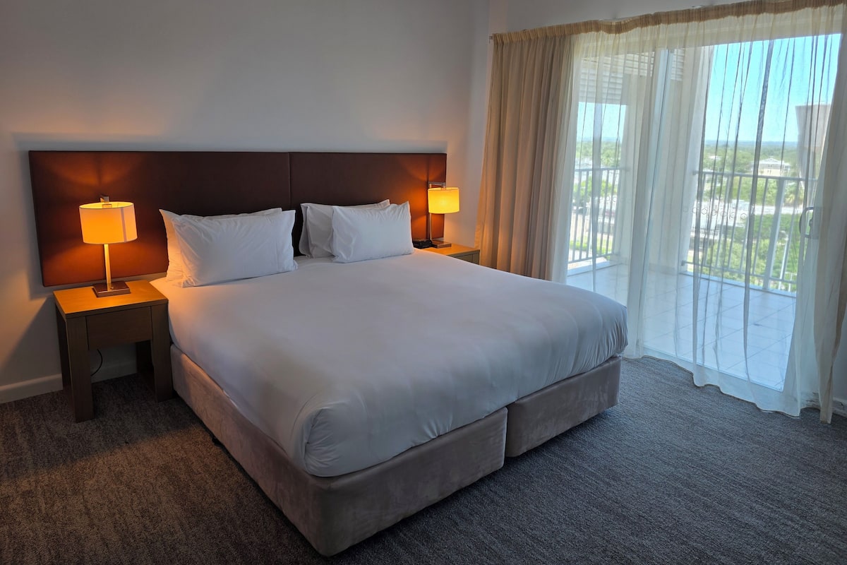 In-room safe, soundproofing, iron/ironing board, free WiFi