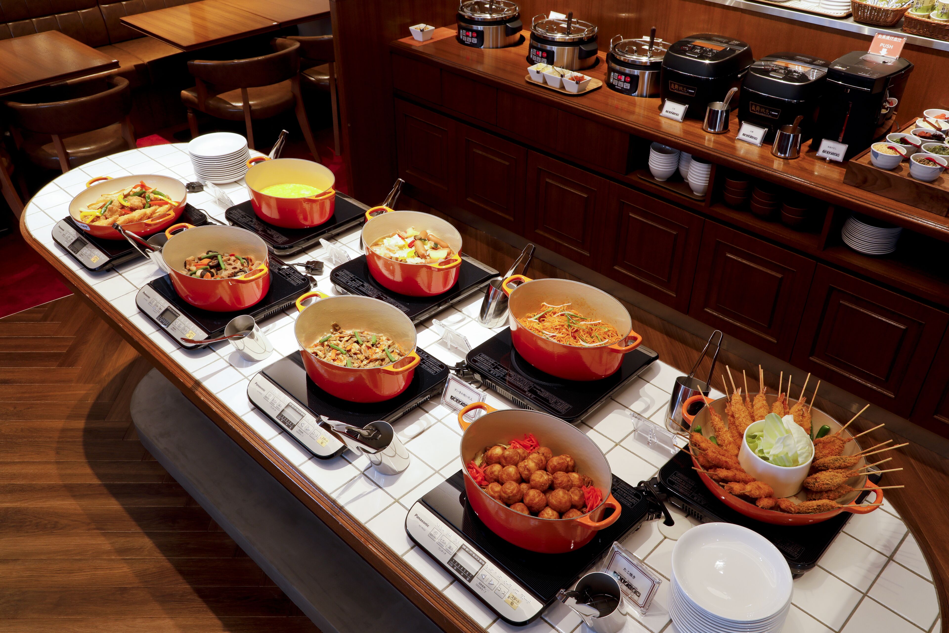 daily buffet breakfast (jpy 2500 per person)