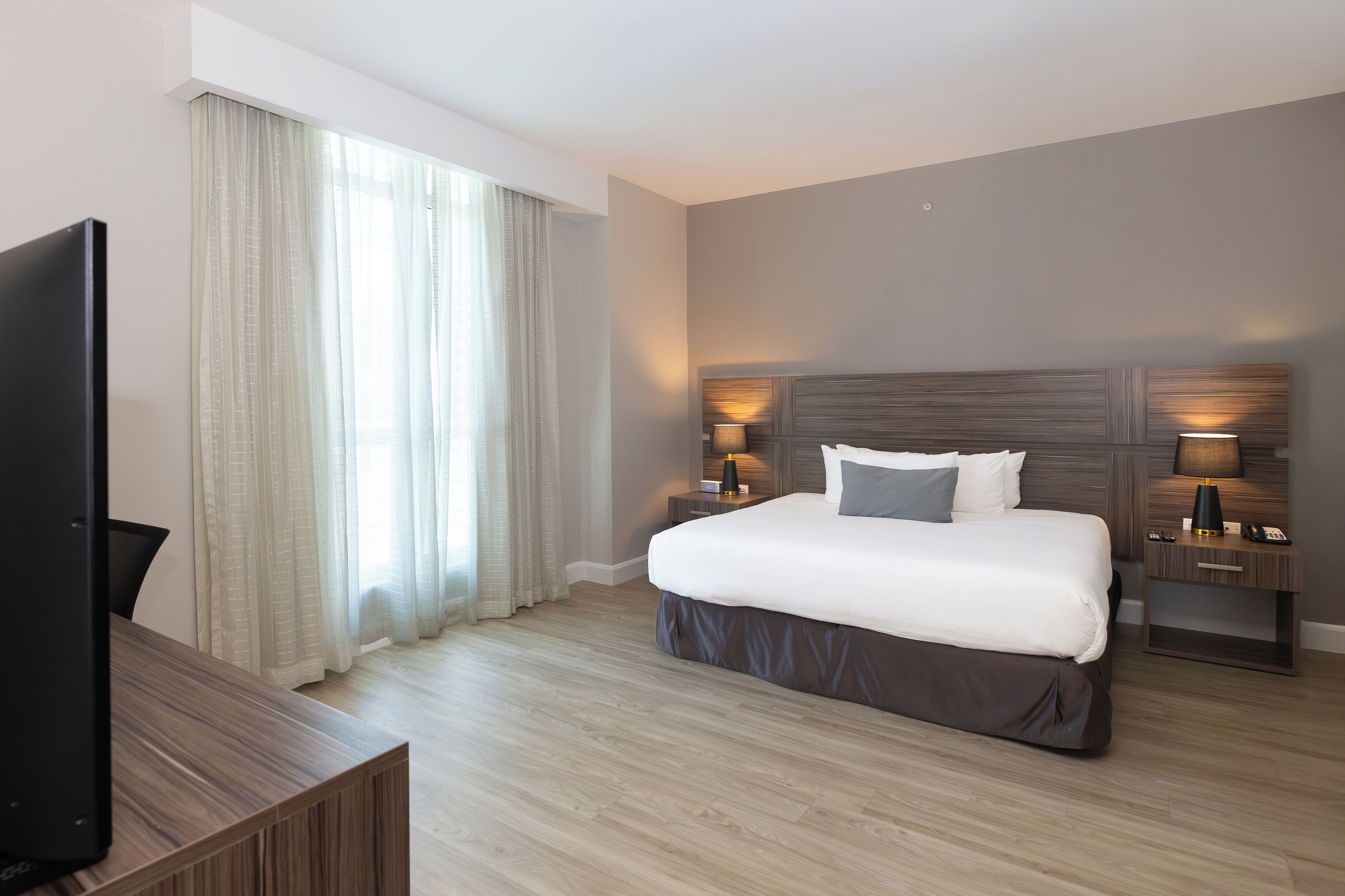 minibar, in-room safe, desk, laptop workspace