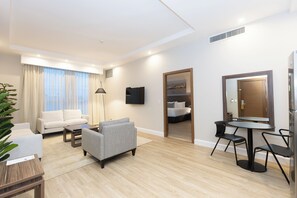 Premium Suite, 1 King Bed - Victoria Hotel and Suites Panama (Panama City)