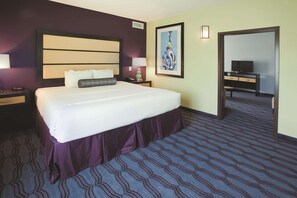 Suite, 1 camera da letto, accessibile ai disabili, non fumatori (Mobility/Hearing, Tub w/Grab Bars) | Biancheria da letto di alta qualità, copriletto in piuma