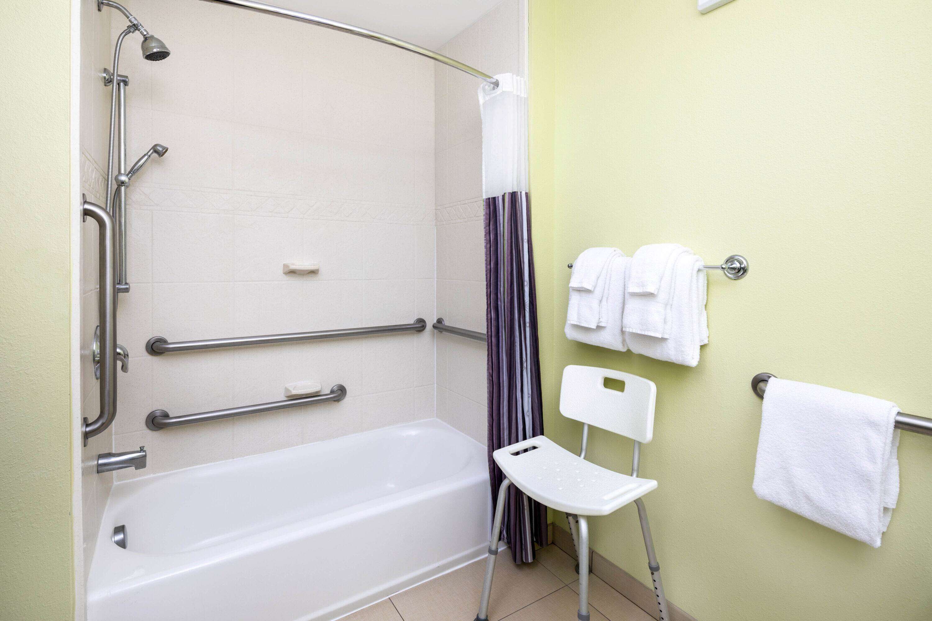combined shower/bathtub, free toiletries, hair dryer, towels