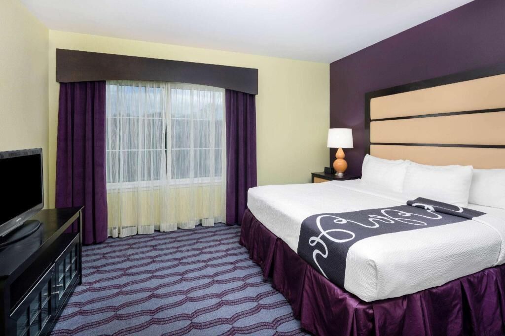 Premium bedding, down duvets, pillow-top beds, desk