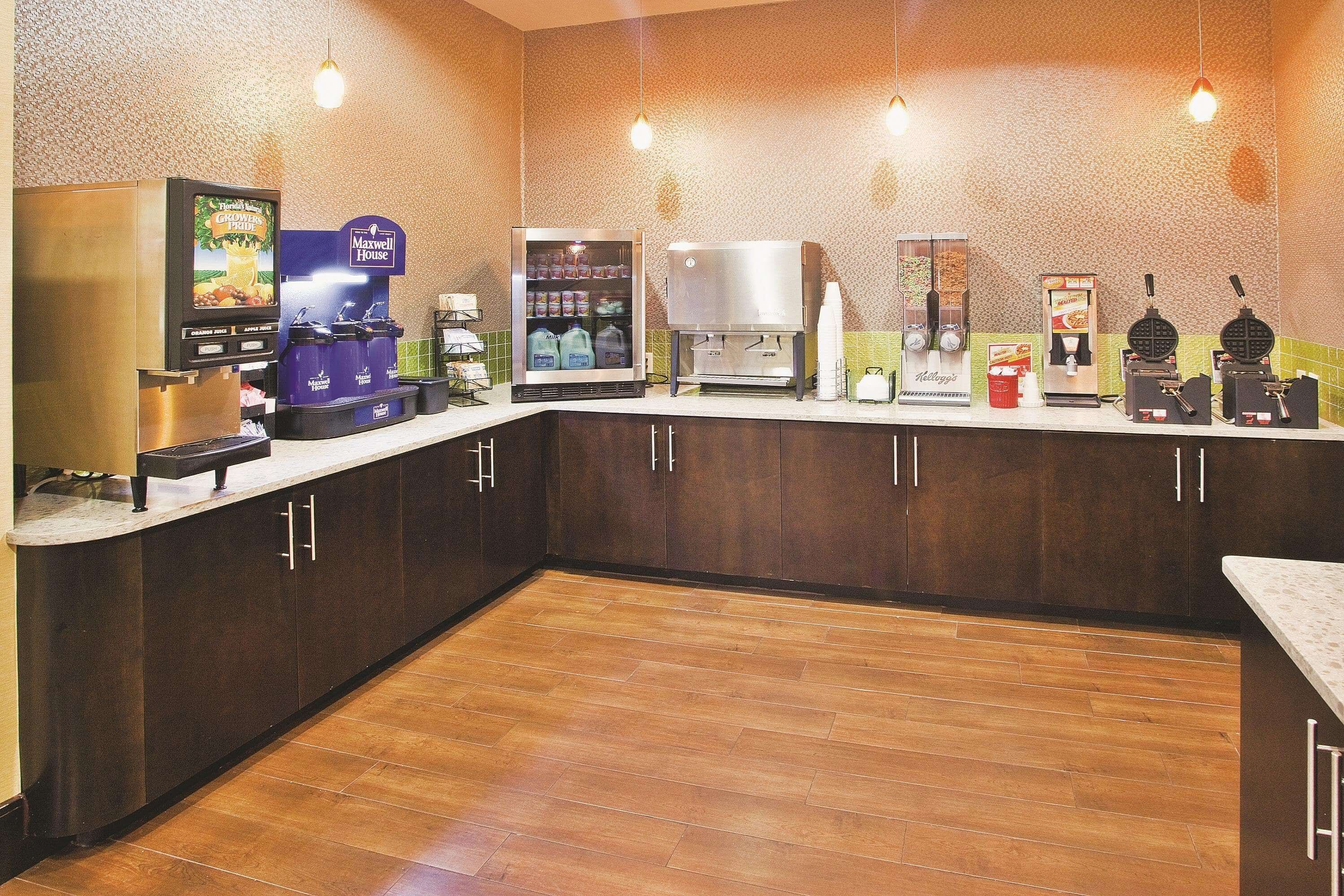 free continental breakfast