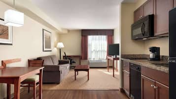 Pillowtop-Betten, Verdunkelungsvorhänge, schallisolierte Zimmer