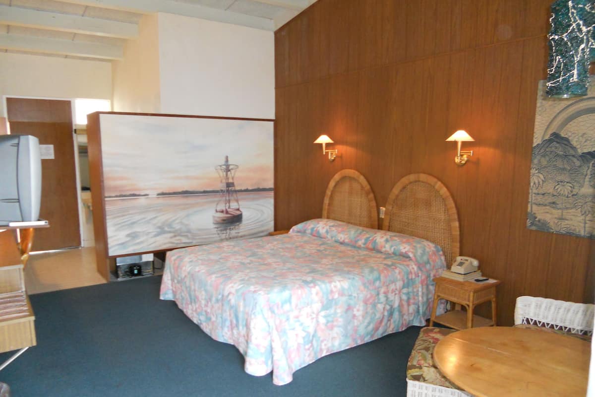 Standard Room, 1 King Bed