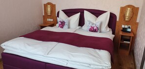 Deluxe Double Room | In-room safe, desk, blackout drapes, iron/ironing board