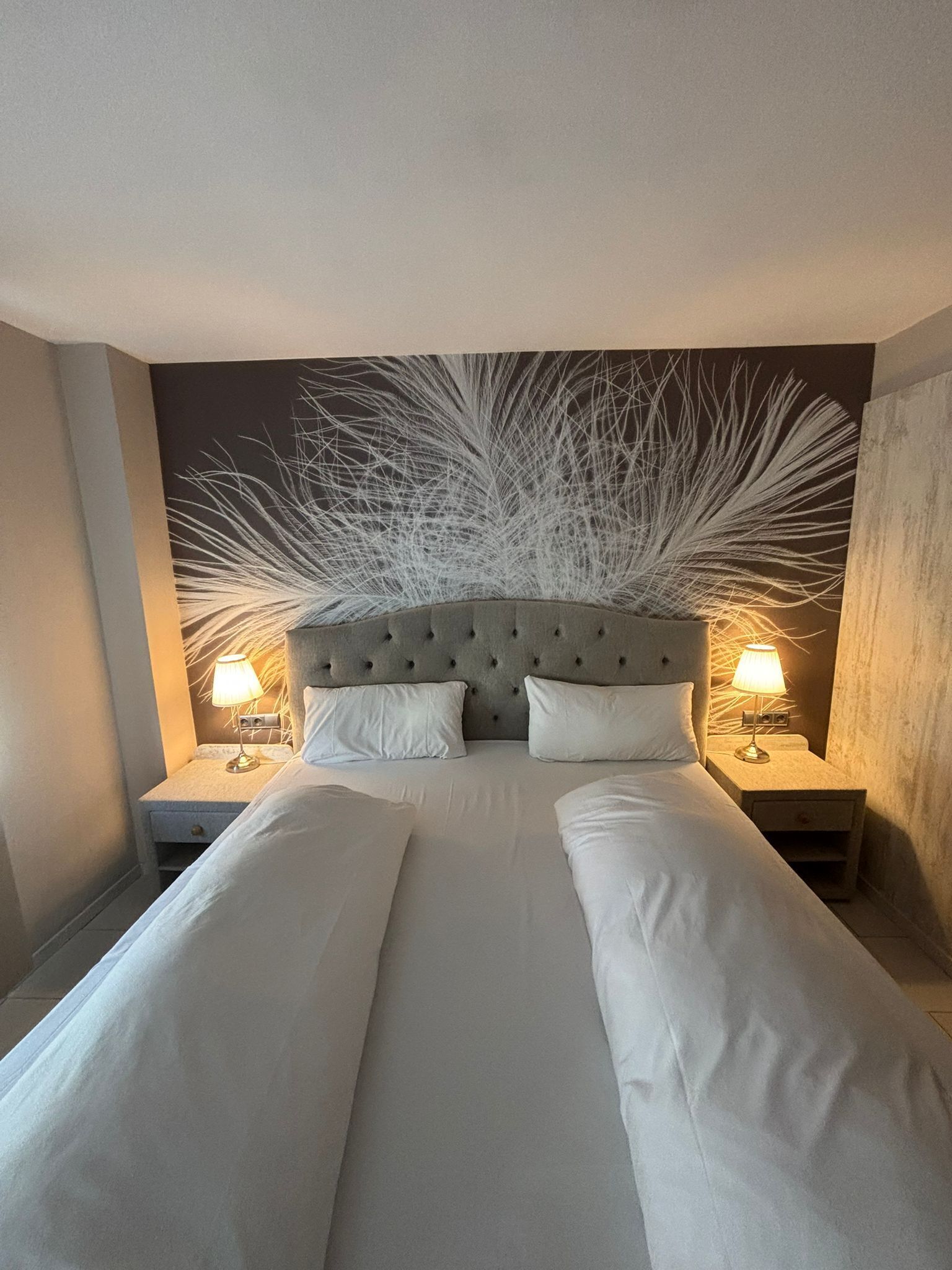 triple room, 1 bedroom | in-room safe, desk, blackout curtains, iron/ironing board