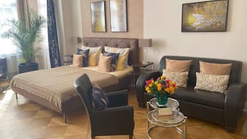 Comfort Double Room, Multiple Beds (Modern) | Premium bedding, Select Comfort beds, minibar, in-room safe