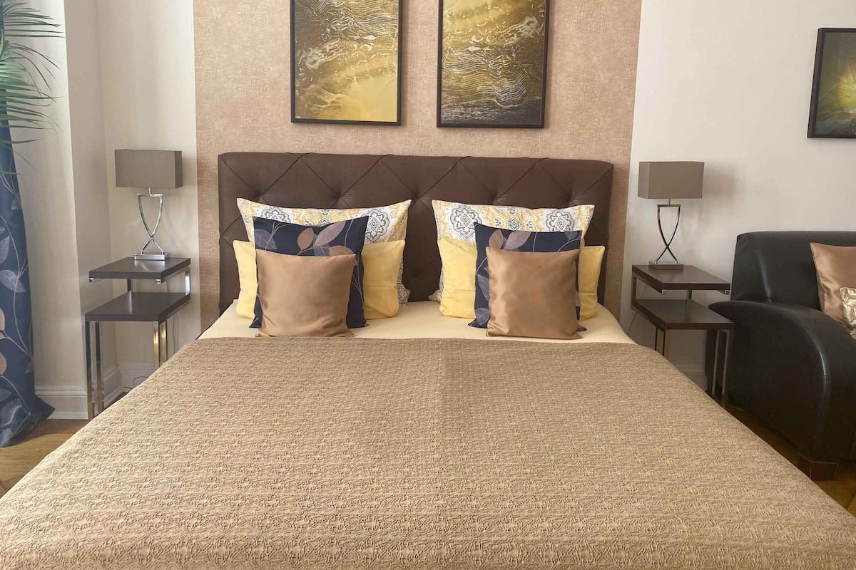 Comfort Double Room, Multiple Beds (Modern) | Premium bedding, Select Comfort beds, minibar, in-room safe