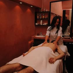 Couples treatment room(s), hot tub, steam room, Turkish bath/hammam