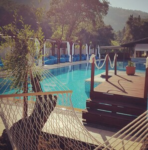 2 outdoor pools, pool umbrellas, sun loungers - Marina Apartments (Corfu)