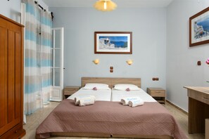 Comfort Studio | In-room safe, iron/ironing board, free cribs/infant beds, travel crib - Marina Apartments (Corfu)