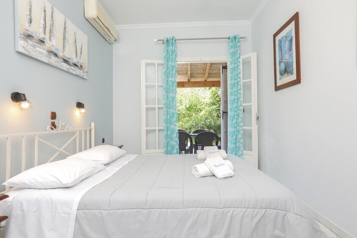 Apartamento família | 1 quarto, cofres nos quartos, ferros/tábuas de passar roupa